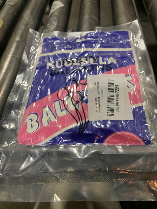 Photo 1 of 100Pcs 260 Balloons White Long Balloons for Balloon Garland Thickening Skinny Latex Twisting Balloon for Animals Modeling Christmas Birthday Wedding Party Decorations