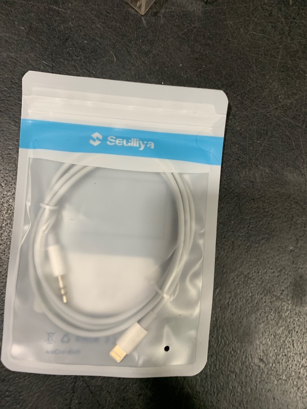 Photo 1 of (Apple MFi Certified) iPhone AUX Cord,Lightning to 1/8 Inch Audio Cable,3.3ft, Headphone Jack Adapter Male Aux Stereo Audio Cable Compatible for iPhone 14/13/12/11/XR/X/8/7 (White)