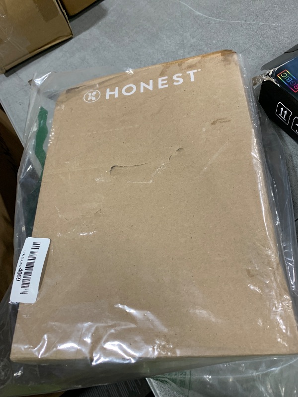 Photo 1 of *DAMAGED** The Honest Company Calm Lavender Bathtime Gift Set and Disney Design Hypoallergenic Bath for Sensitive Baby Skin Shampoo Body Wash Face Lotion Bubble Conditioner Sponge