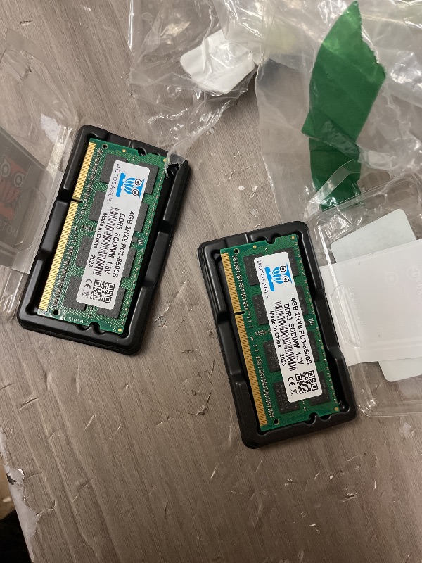 Photo 1 of 2 MOTOEAGLE  4GB 2RX8 PC-3-8500S DDR3 SODIMM 1.5V