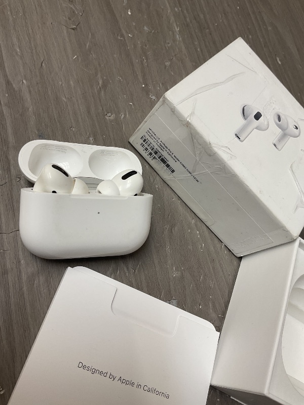 Photo 1 of Apple AirPods Pro 2nd generation