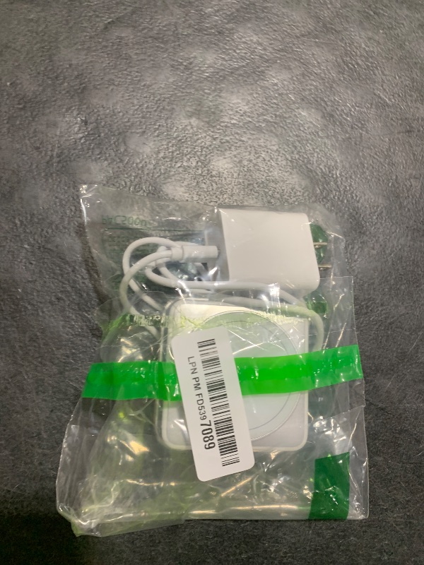 Photo 1 of ?2025 Upgraded?Wireless Charger 3 in 1, Foldable Wireless Charging Station with Light for Apple MagSafe Charger, Travel Magnetic Charger for iPhone 17/16/15/14/13/12 Apple Watch AirPods (20W Adapter)