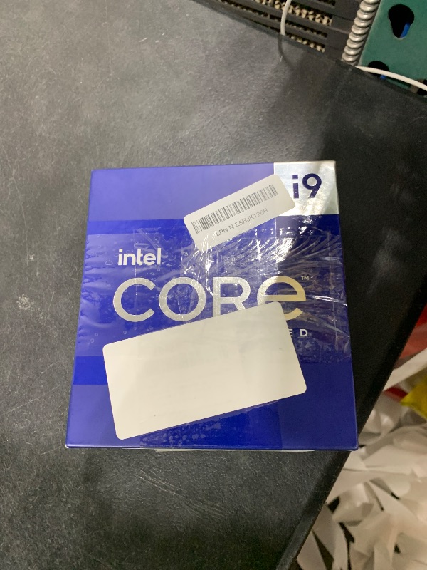 Photo 1 of Intel 8700k Desktop Processor 24 cores (8 P-cores + 16 E-cores) 36M Cache, up to 5.8 GHz