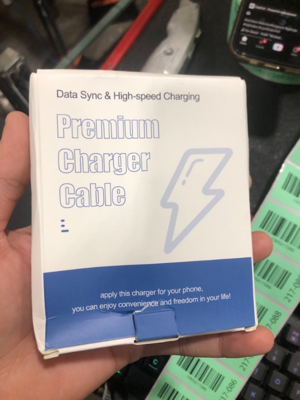 Photo 1 of [Apple Certified] iPhone Fast Car Charger,Dual-Port USB A and USB C Charging Adapter with Two Lightning Cable, Type C Car Charging Plug for iPhone 14 Pro/13 Pro Max/12 Mini/11/XS/XR/X/8/iPad