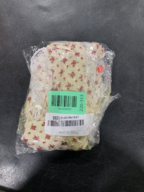 Photo 1 of 3 Pcs Old Lady Costume for Dog Grandmas Dogs Costume Include Halloween Dogs Costumes and Hat Funny Retro Sunglasses for Halloween Dog Party Cosplay (L)