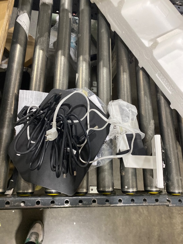 Photo 1 of SAMSUNG 43" Odyssey Neo G7 Series 4K UHD Smart Gaming Monitor, 144Hz, 1ms, VESA Display HDR600, Quantum Matrix Technology, AMD FreeSync Premium Pro, LS43CG702NNXZA, Black