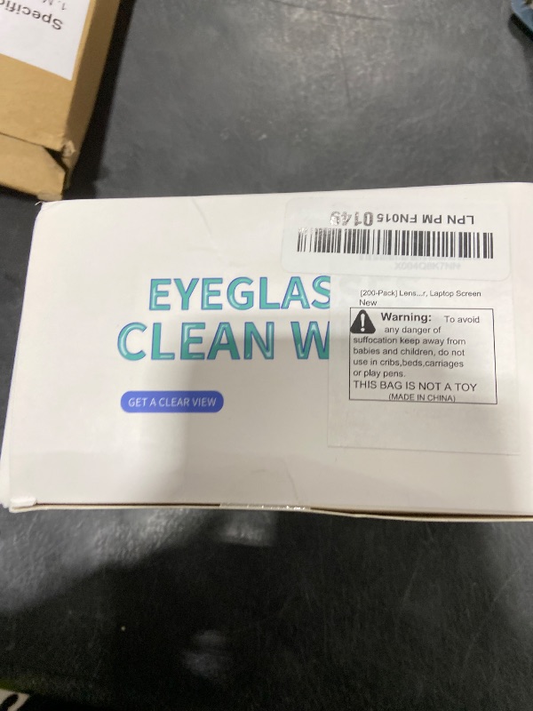 Photo 1 of [200 Pack] Large Glasses Cleaner, Lens Wipes for Eyeglasses, Pre-Moistened Individually Wrapped Cleaning Wipes, Eye Glasses Cleaner Wipes for Camera, Phone, Computer, Laptop Screen (4.72 * 5.91 inch)