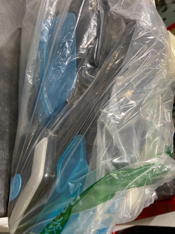 Photo 1 of BLACK+DECKER spillbuster Cordless Spill + Spot Cleaner (BHSB320JP)