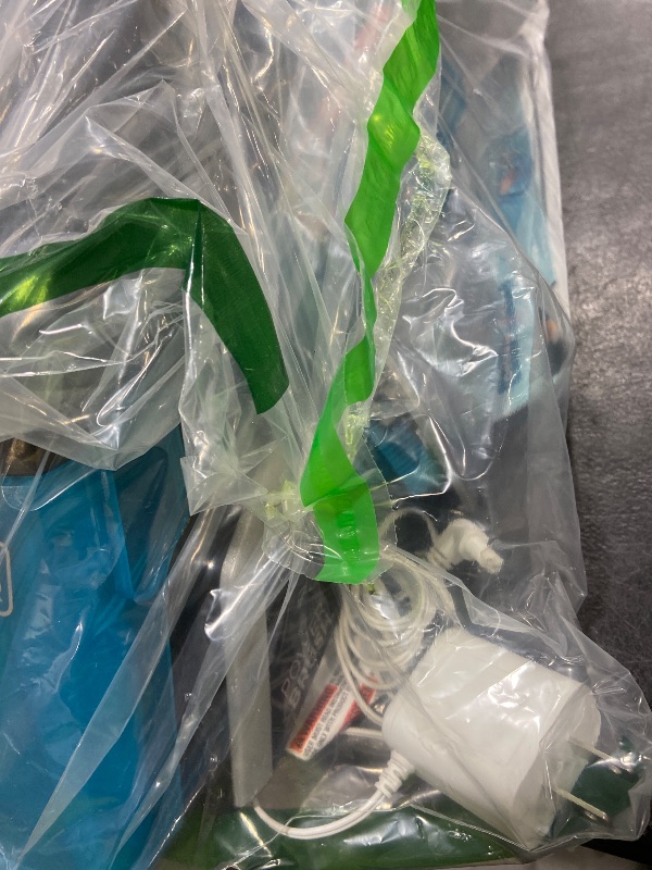 Photo 1 of BLACK+DECKER spillbuster Cordless Spill + Spot Cleaner (BHSB320JP)