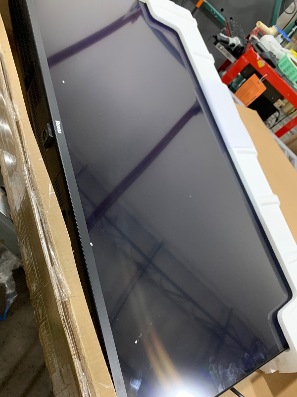 Photo 1 of BLUE SCREEN POWERS ON BUT NO DISPLAY  Roku Smart TV 2025 – 43-Inch Select Series, 4K HDR TV – RokuTV with Enhanced Voice Remote – Flat Screen LED Television with Wi-Fi for Streaming Live Local News, Sports, Family Entertainment