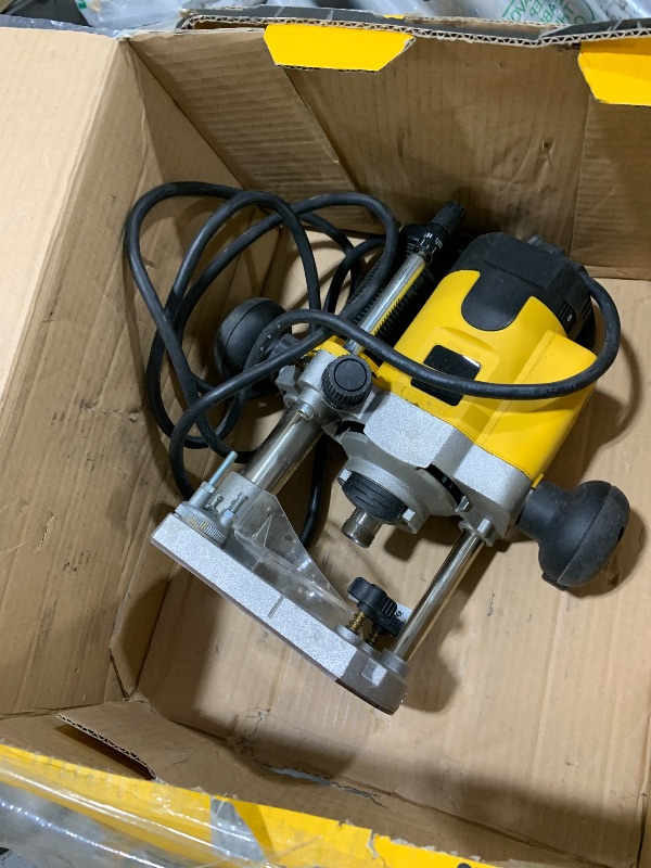 Photo 1 of DEWALT Router, Plunge Base, 10-Amp, 2 HP (DW621)
