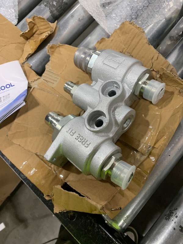 Photo 1 of FridayParts 4BD4FH Hydraulic Flat Face Quick Coupler for 4BD4FH Saturn Block Bobcat