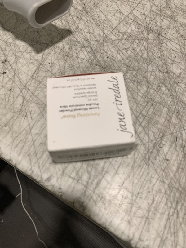 Photo 1 of **USED** Iredale Amazing Base Loose Mineral Powder SPF 20 - Natural - 10.5g/0.37oz