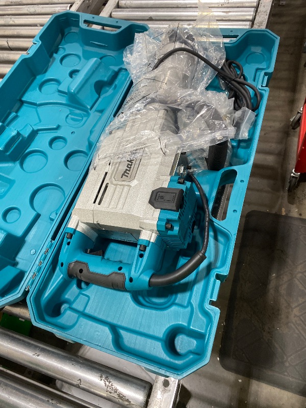 Photo 1 of Makita HM1304B-R 35-Pound Demolition Hammer