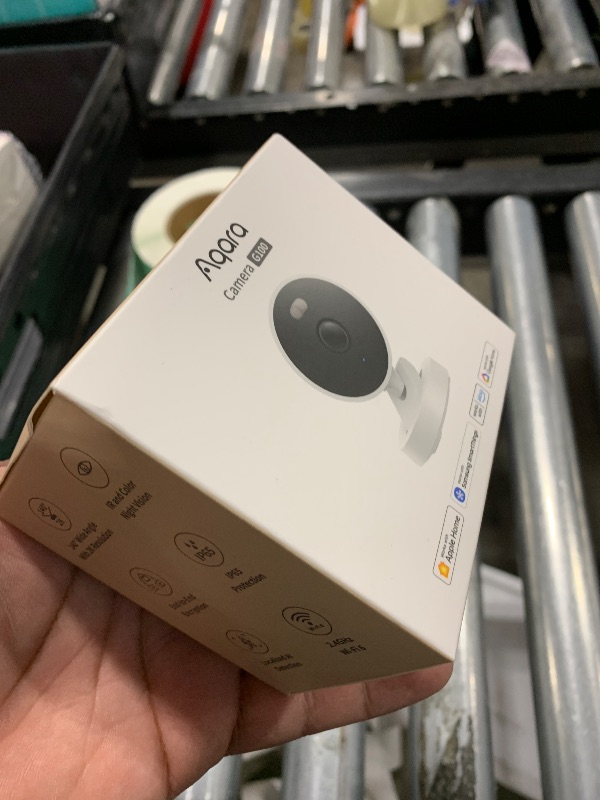 Photo 1 of Aqara G100, 2K Indoor/Outdoor Security Camera, HomeKit Secure Video, 2-Way Audio, Spotlight Color/IR Night Vision, AI Detection, 140° FOV, Wi-Fi 6, Supports HomeKit, Alexa, Google and IFTTT, White
