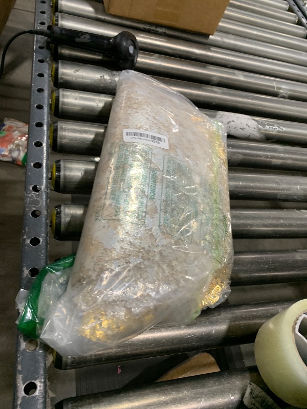 Photo 1 of 100 Pcs Gold Disposable Placemats Gold Doilies Round Place Mats Pressed 13 Inch Metallic Foil Charge Placemats for Home Decoration Dining Table Wedding Birthday Party