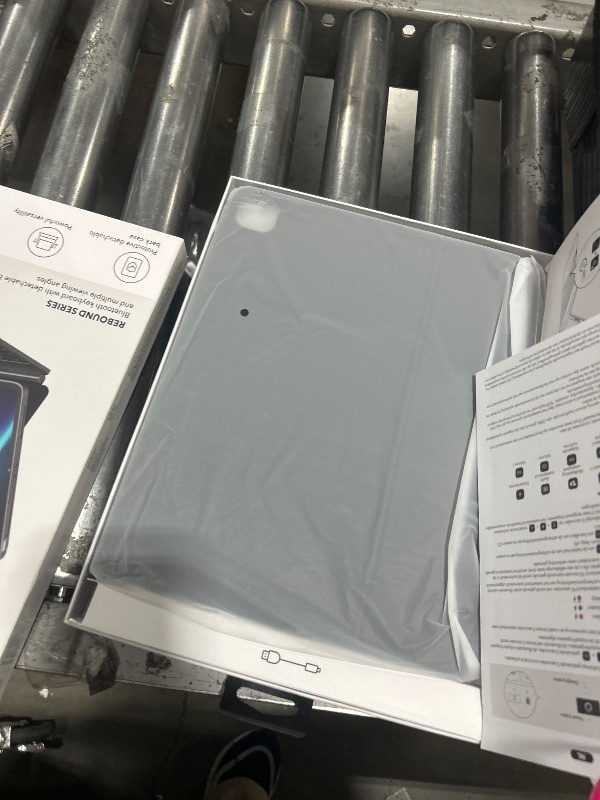 Photo 1 of ESR iPad Pro 13 Inch Case with Keyboard (M5/M4, 2025/2024), iPad Pro 13 Keyboard Case with Easy-Set Magnetic Stand, Portrait/Raised Modes for iPad Pro 13, Removable, Rebound 360 Series, Black