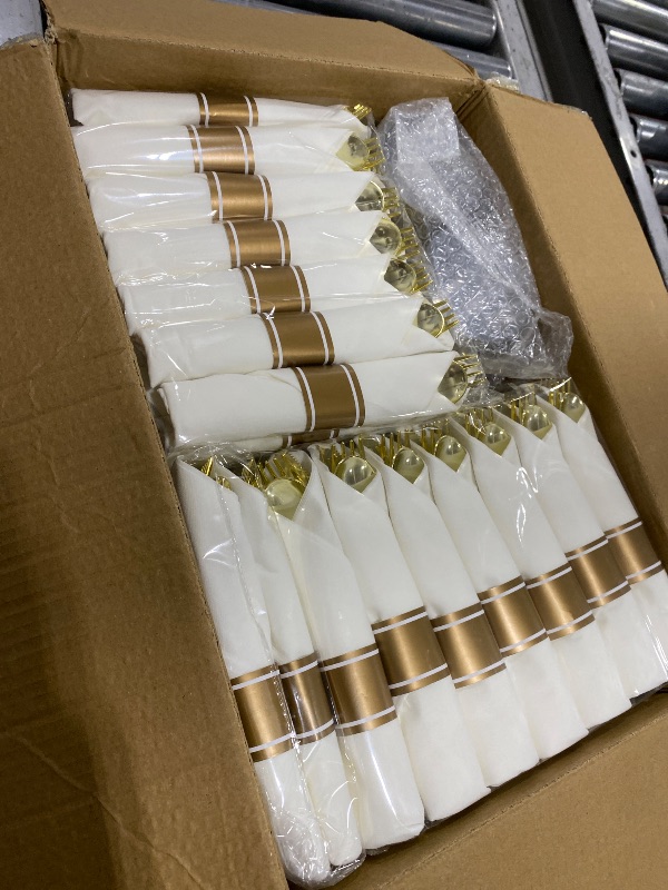 Photo 1 of WELLIFE 50 Guests Dinnerware Sets, Gold Plastic Plates?Platos Para Fiestas Elegantes Desechables Include:50 Dinner Plates, 50 Dessert Plate, 150 Pcs Gold Plastic Silverware, 50 Cups for Party