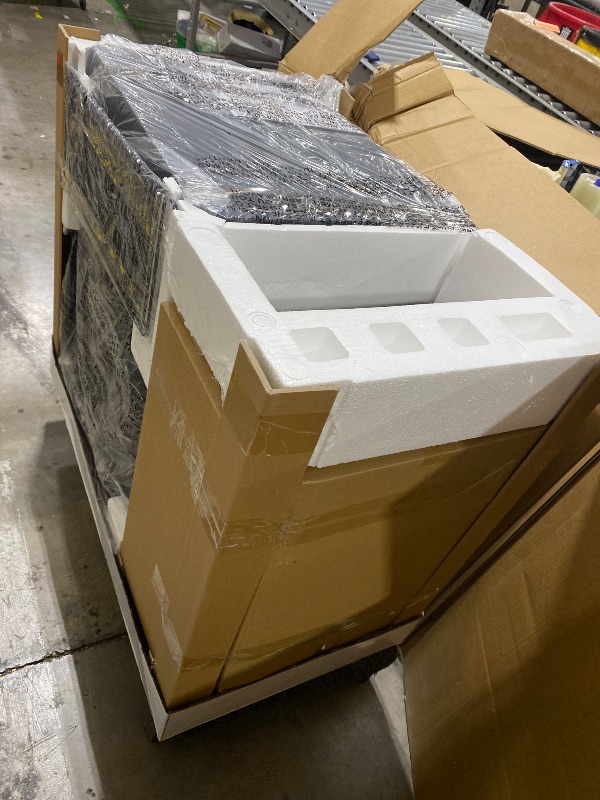 Photo 1 of Masterbuilt MB20040221 Gravity Series 800 Digital Charcoal Griddle + Grill + Smoker in Black