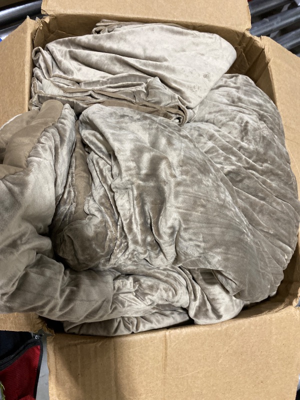 Photo 1 of BEDDING UNKNOWN SIZE