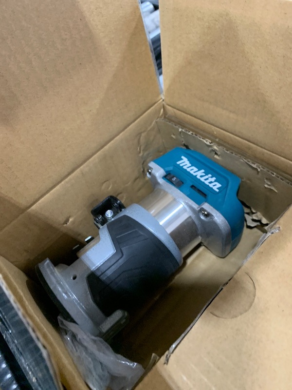 Photo 1 of Makita XTR01Z 18V LXT Lithium-Ion Brushless Cordless Compact Router