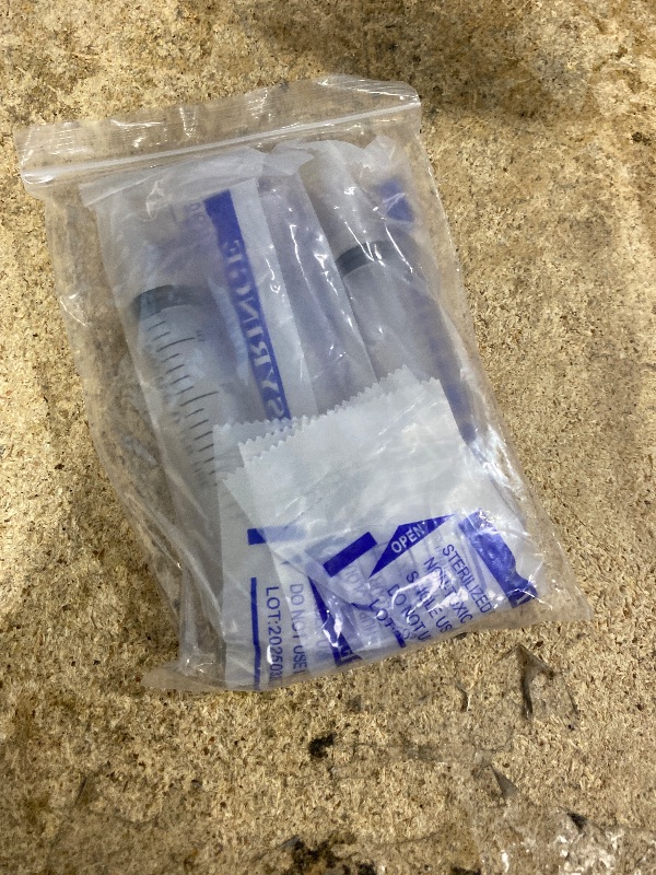 Photo 1 of 20ml Syringe for Liquid, Oral, Scientific Labs, Measurement, Dispensing, with Cap- 3 Pack 20ml Syringes