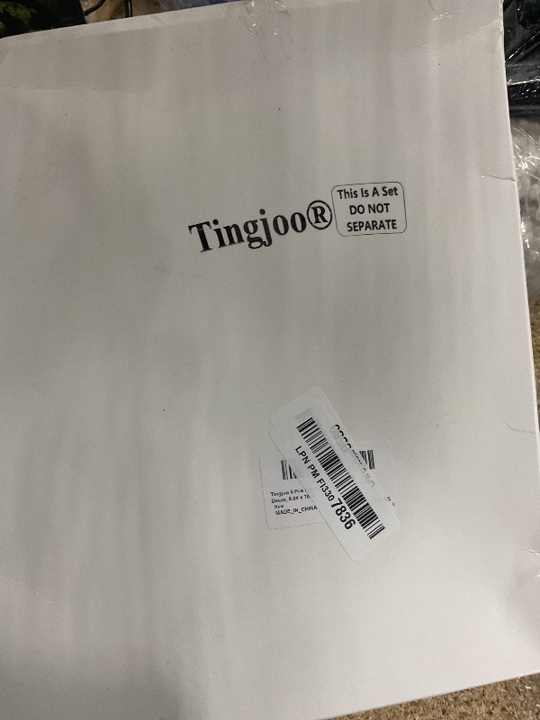 Photo 1 of
Tingjoo 6 Pcs Carnival Circus Tent Awning Decorations Carnival Circus Theme Party Decorations Concession Stand Sign Hanging Banner Creepy Red White Striped Halloween Party Supplies, 9.84 x 78.74 in