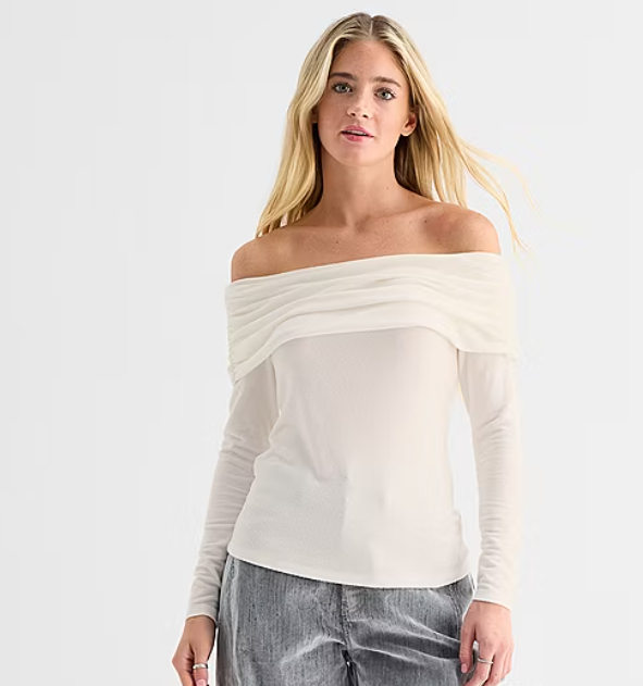 Photo 1 of ***PHOTO FOR ITEM REFERENCE NO EXACT STOCK PHOTO ***** PRETTY WEAR OFF SHOULDER TOPS FOR WOMEN LONG SLEEVE SHIRTS WHITE TOPS MED