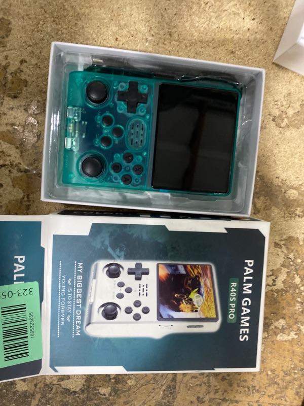 Photo 1 of ?30000 in 1? R40S Pro Retro Handheld Game Console, Video Game Console, 3.5 inch IPS Screen, More Than 20 Emulator, 256G TF Card (Green)
