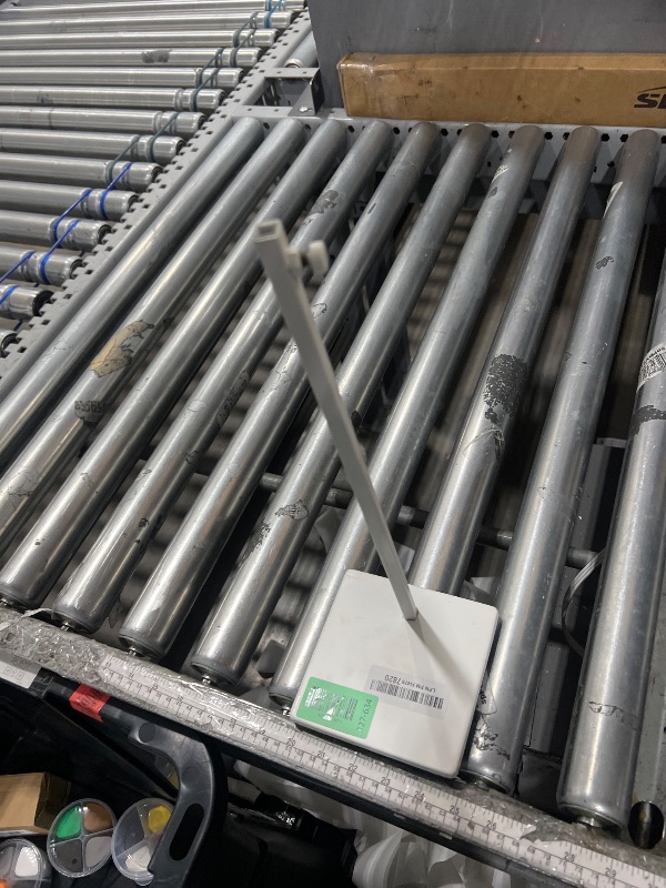 Photo 1 of B&NN Adjustable Metal Handbag Rack Tabletop Handbag Purse Display Stand Single Hook Bag Stand Holder (White)