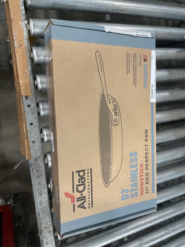 Photo 1 of (see all images) All-Clad D3 11 Inch Stainless Steel Pro Non Stick Frying pan, 3-Ply Stainless Steel Pan, Induction, Oven Broiler Safe 500F