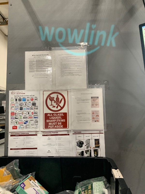 Photo 1 of [Built-in Apps & 2025 Upgraded] Mini Projector with WiFi 6 and Bluetooth 5.4 Support 4K 1080P Auto Keystone 180° Rotatable Projector Portable Compatibile with HDMI/TV Stick/Memory Stick/Laptop, White