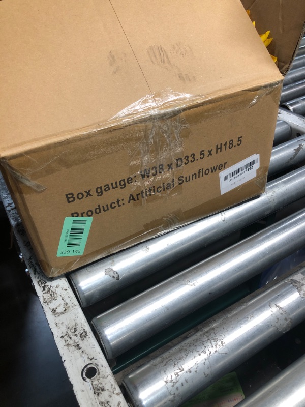 Photo 1 of ***DAMAGED - SEE NOTES/PICTURES*** YOFNIRG Sunflowers Artificial Flowers Set,5.6 Ft Giant Silk Fake Sunflower Decoration,Sunflower Decor for Rustic Wedding Backdrop,Outdoor Garden Party Photo Props,Shop Window Displays(3PCS)