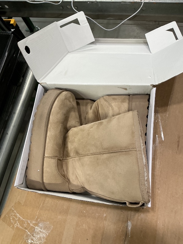 Photo 1 of ***VERY USED*** DREAM PAIRS Genuine Suede Classic Platform Boots for Women Water Resistant FuzzyClassic Ankle Winter Snow Low Boots with DIY Bows Faux Fur Lining Memory Foam Anti-Slip,Size 7.5,Chestnut,SDSB2428W