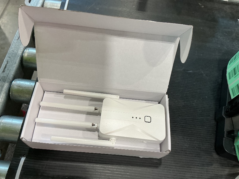 Photo 1 of *USED*
WiFi Extender Signal Booster, 2025 WiFi Extender AC1200Mbps Dual Band (5.8GHz/2.4GHz), WiFi Booster with Ethernet Port for Home Covers up to 10000 Sq.ft, Compatible with More Devices