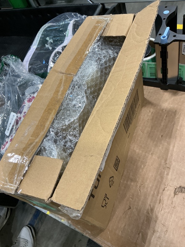 Photo 1 of [200 Pack] 9oz Plastic Cups with Gold Glitter Sturdy & Food Safe Plastic Wine Glasses Disposable Cups Party Wedding Cups Cocktail Glasses for Wine, Juice & Cold Beverages