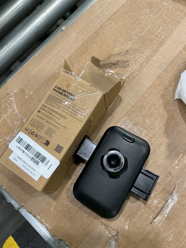 Photo 1 of ***MISSING MOUNT CLIP*** Lamicall 2025 Wider Clamp & Metal Hook Car Phone Holder Vent [Thick Cases Friendly] Phone Holders for Your Car Mount Automobile Hands Free Cradle Air Vent for iPhone 17 16 15 14 13 Pro Max Smartphone