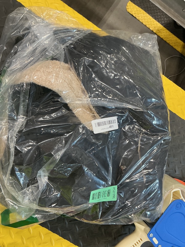 Photo 1 of *USED*
PRETTYGARDEN Womens 2025 Fall Reversible Long Vests Sleeveless Fleece Jacket Zip Up Hoodie Pockets Warm Coat Winter Clothing (Black,Small)