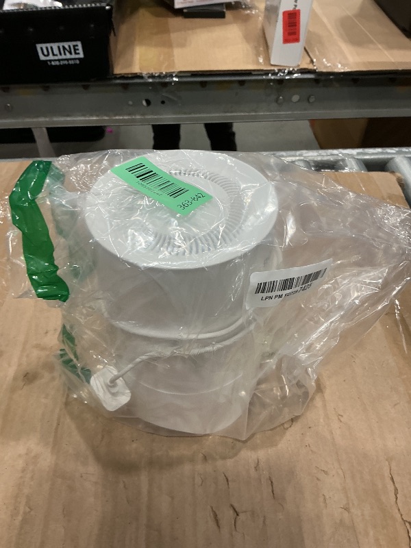 Photo 1 of **UNTESTED**
Rosekm Small Air Purifier for Home Bedroom, Personal Desk Mini Air Purifier, Room Hepa Air Purifier Fresheners Cleaner for Dorm, Pets, Smoke, Desktop, Office (White)