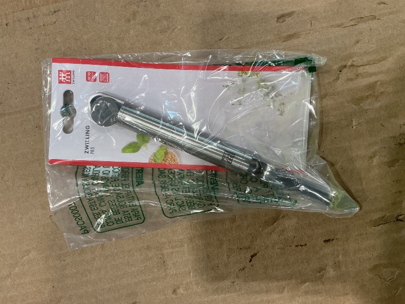 Photo 1 of **UNTESTED**
ZWILLING Pro Swivel Peeler
