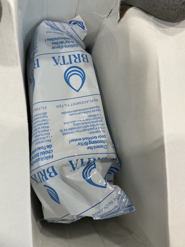 Photo 1 of **USED **
Brita Standard Water Filter for Pitchers and Dispensers, Reduces Copper, Cadmium and Mercury Impurities, Lasts Two Months or 40 Gallons, Includes 6 Filters for Pitchers