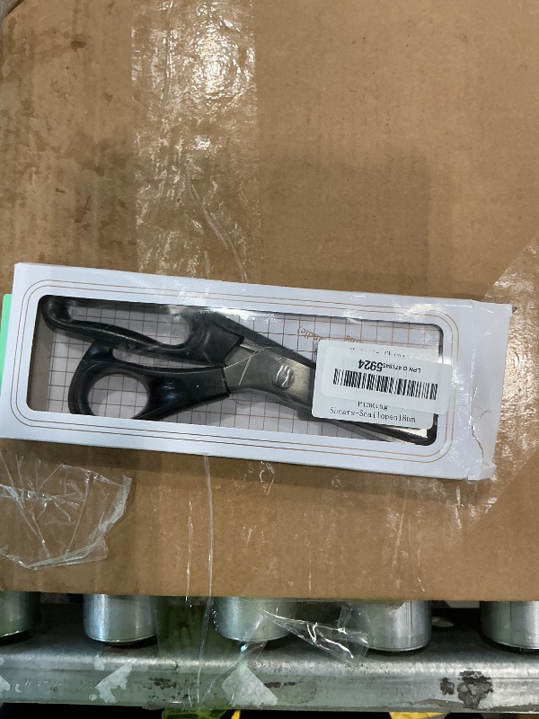 Photo 2 of Fabric Pinking Shears, Professional Stainless Steel Handled Scissors, Black, 18mm Scalloped Blade