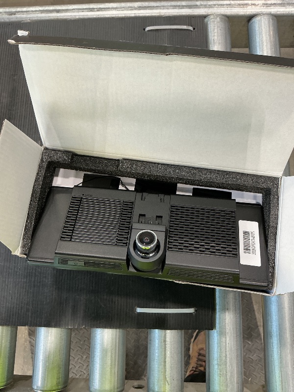 Photo 1 of * crack on screen*Carpuride 4K W903 Portable Wireless Carplay & Android Auto with Dash Cam - 9.3" HD IPS Screen, 4K Front Camera, Loop Recording, Bluetooth, Mirror Link, GPS, Siri, Dashboard Mounted