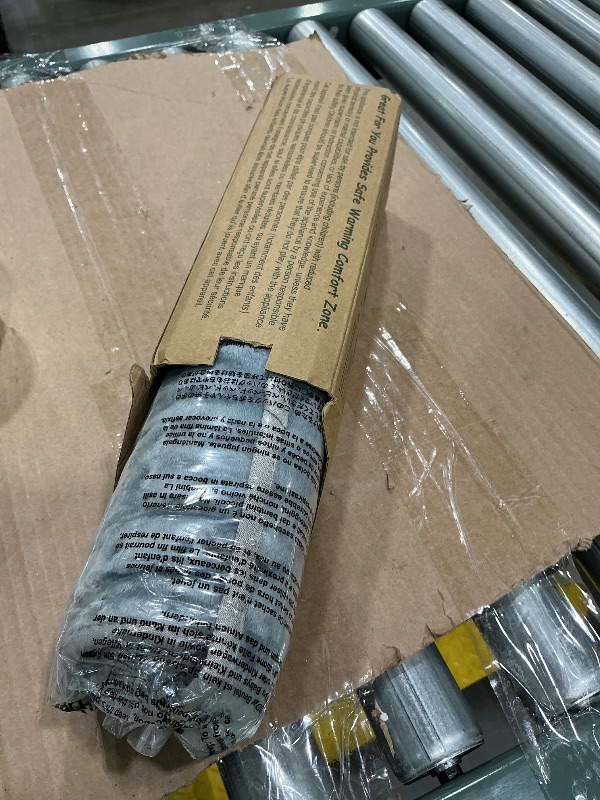 Photo 1 of *Untested*
Heating Pad,Electric Heating Pads for Back,Neck,Abdomen,Moist Heating Pad for Shoulder,Knee,Arms,Legs,Dry/Moist Heat & Auto Shut Off,Birthday Gifts for Men and Women(Light Gray, 24''×12'')