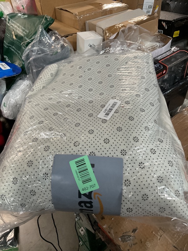 Photo 1 of **SMALLER THAN PHOTO**
LOCHAS Ultra Soft Indoor Modern Area Rugs Fluffy Living Room Carpets for Children Bedroom Home Decor Nursery Rug 4x6 Feet, White