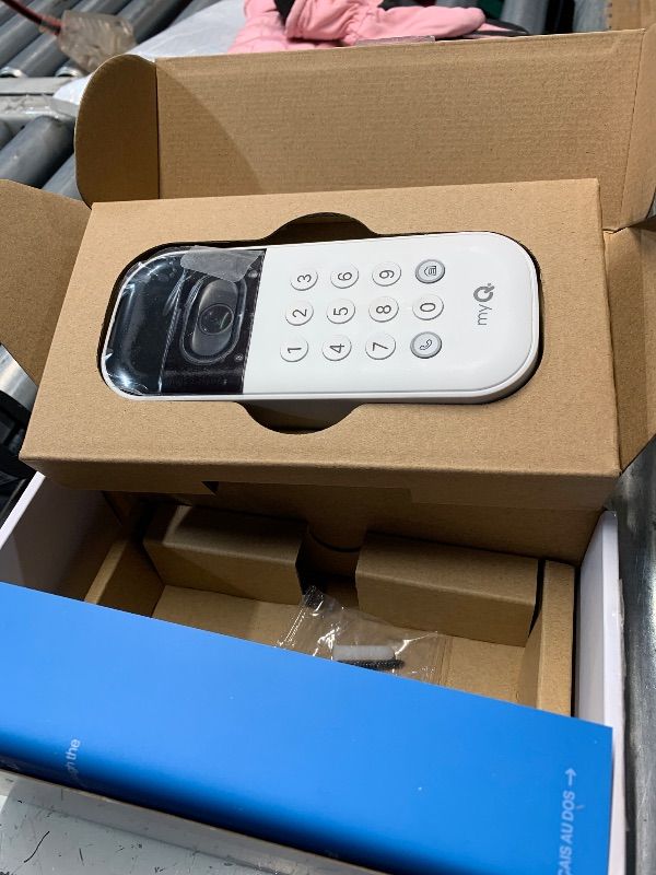 Photo 1 of ( MISSING CHARGER) myQ Smart Garage Door Video Keypad with Wide-Angle Camera,Customizable PIN Codes,and Smartphone Control–Take Charge of Your Garage Access Works with Chamberlain, LiftMaster and Craftsman openers,White