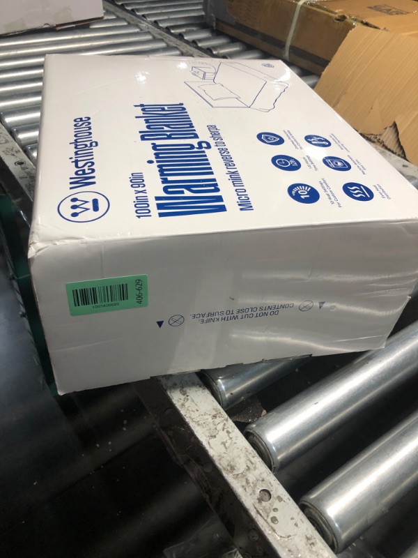 Photo 1 of ***FACTORY SEALED*** Westinghouse King Size Heated Blanket, Soft Flannel to Sherpa Electric Blanket with Dual Control 10 Heating Levels & 1 to 12 Hours Auto Off, Fast Heating, Machine Washable, 100 * 90 Inch, Black