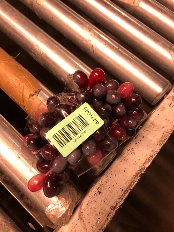 Photo 1 of  Red Rubber Grapes Artificial Grape Fake Grapes Lifelike Artificial Fruits for Party Pub Cabinet Ornament Home Garden Wedding Decoration Photography Props (24 Grains 6.5 Inches Long)
