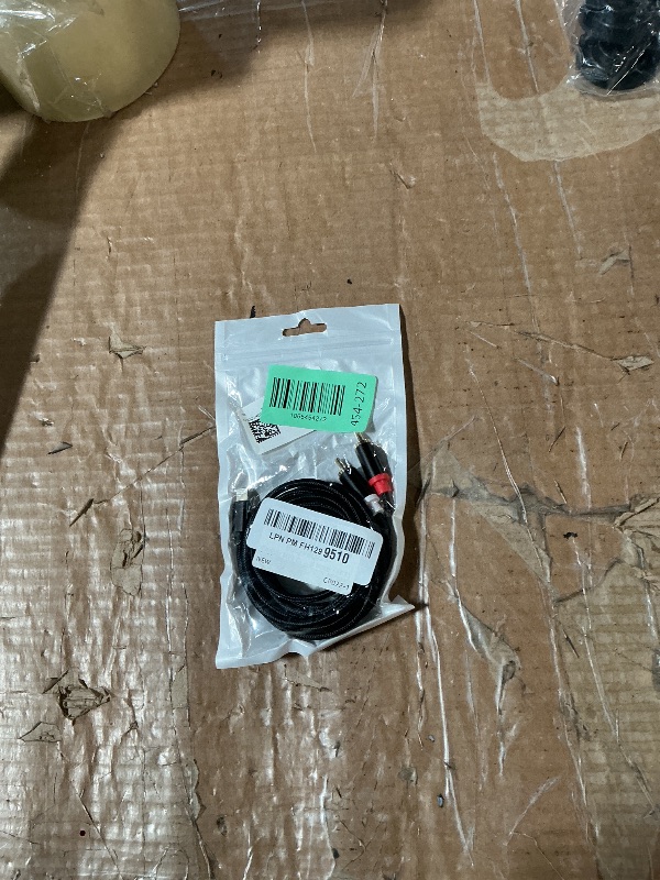 Photo 1 of [Apple MFi Certified] Lightning to RCA Cable Audio Aux Adapter?2-Male Y Splitter Aux Cord Compatible with iPhone 14 13 12 11 Pro XS XR X 8 7 for Amplifier, Car, Home Theater, Speaker and More (6FT)