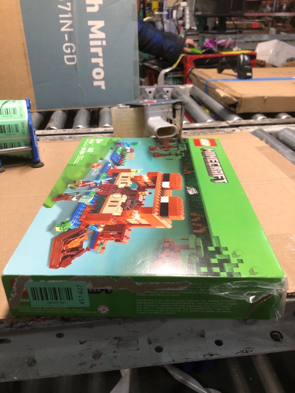 Photo 1 of ***FACTORY SEALED***LEGO Minecraft The Frog House Building Toy for Kids, Minecraft Toy Featuring Animals, a Toy Boat and Mob Figures, Gaming Gift for Girls and Boys Ages 8 and Up, 21256